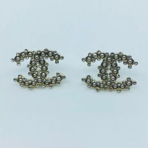 ❌SOLD❌ Chanel CC Logo Earrings Crystal and Pearl
